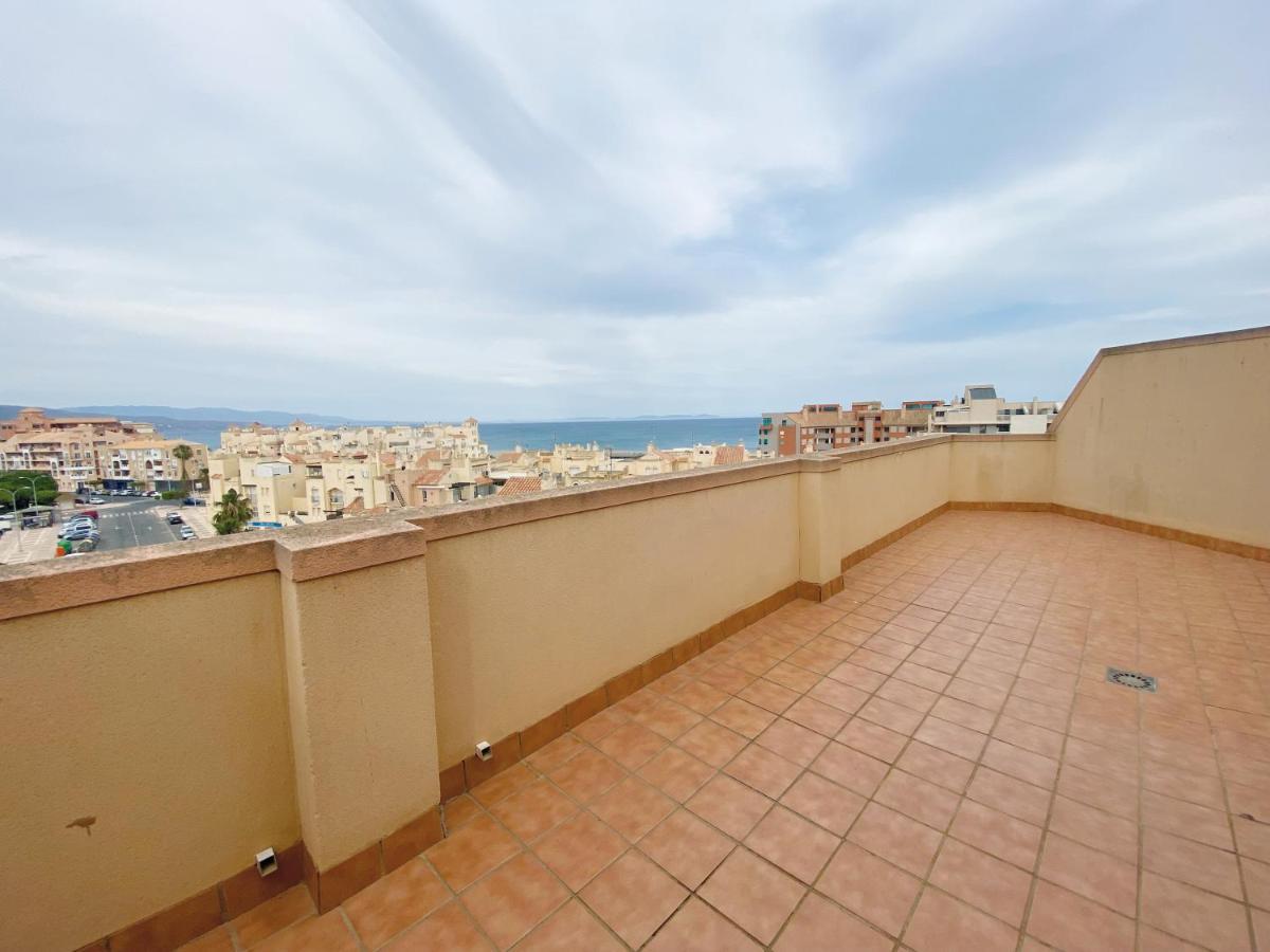 One-Bedroom Penthouse Apartment Sea View